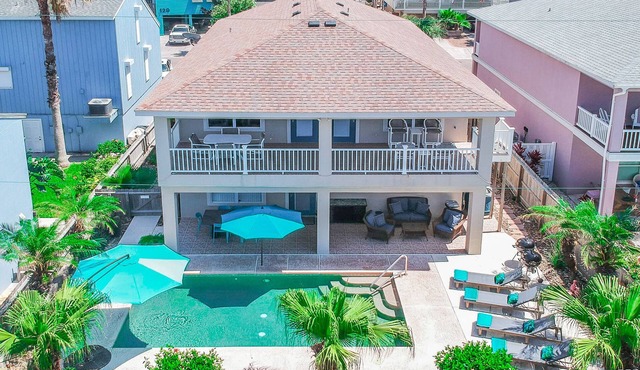 Southern Destination: Bask longer, save 10% on stays of 7+ nights! in South Padre Island