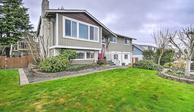 Spacious Tacoma Getaway: 2 Mi to Old Town! in Tacoma