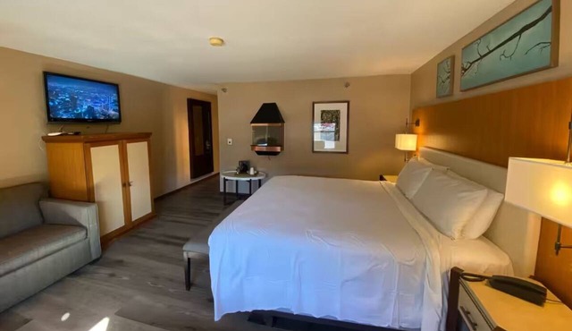 Standard King at The Retreat on Charleston Peak – Year-Round Adventures in Mount Charleston