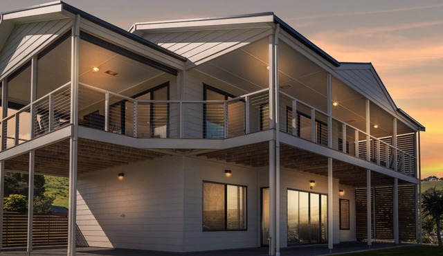 Stunning on Stacey - 42 Stacey Drive in CARRICKALINGA
