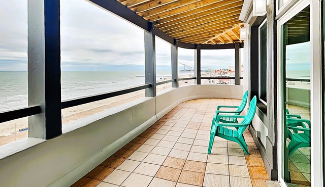 Sunset On The Seawall #1 | Pet Friendly, Beach Views + Beach view in Galveston