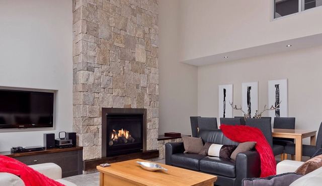 The Peak Penthouse 9 in Central Village