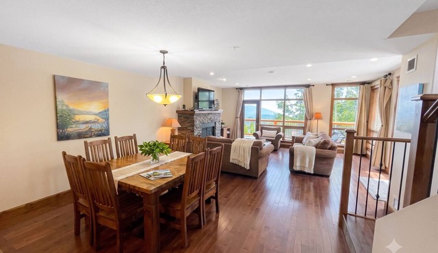 TimberStone 25 - Golf - Ski - Hike - Chill - Private Hot Tub - Sleeps 11 in Kimberley