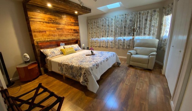 Trinity Escapes - Two Bedroom two bathroom full Apartment near airport in Anchorage