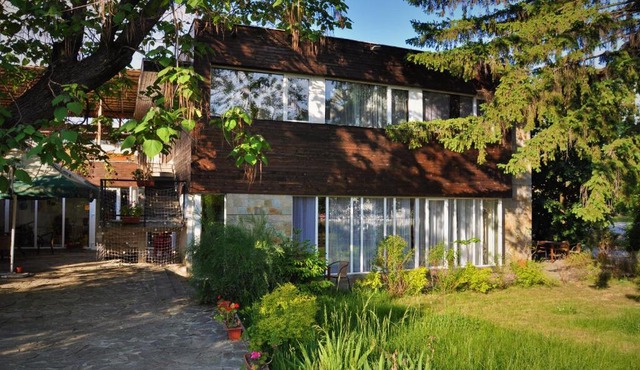 Villa "Forest way" in Pirdop