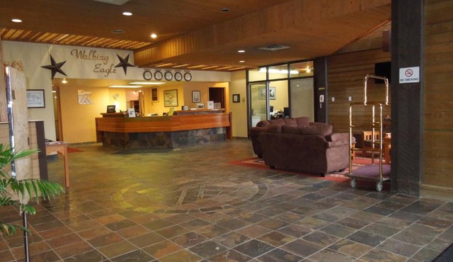 Walking Eagle Inn & Lodge in Rocky Mountain House