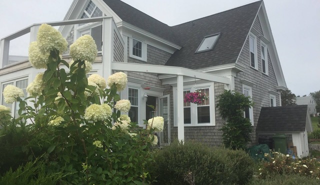 Waterfront cape walk to two long, sandy beaches in pastoral seaside settlement in Kingsburg