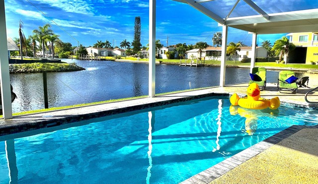 Waterfront corner lot-Heated Private Pool. You will love it as much as we do ❤️ in Punta Gorda