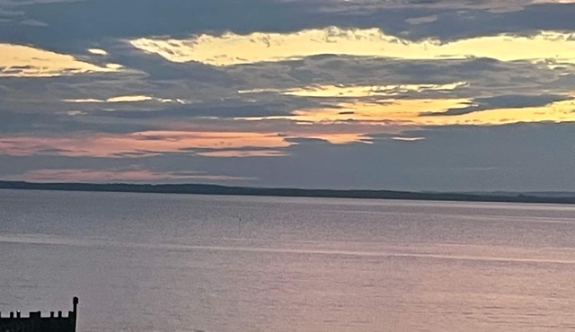 Waterview Cottage with Amazing Sunsets overlooking The Chesapeake Bay in Earleville