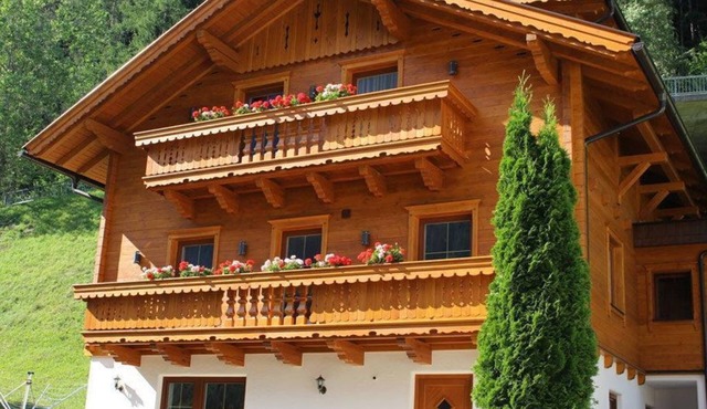 Zirbenchalet Großglockner - Swiss stone pine chalet in Winkl