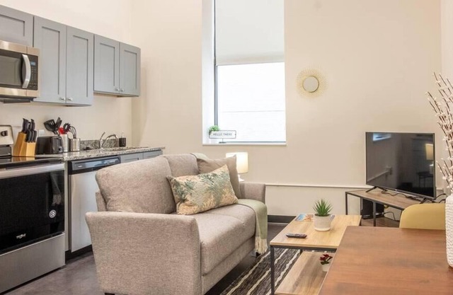 Frontdesk | Cozy Studio Apt in Cultural District in Pittsburgh