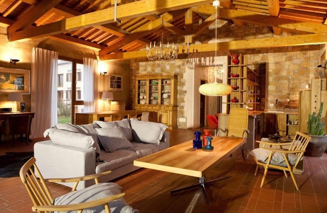 Holiday Volterra Persons Bedrooms 