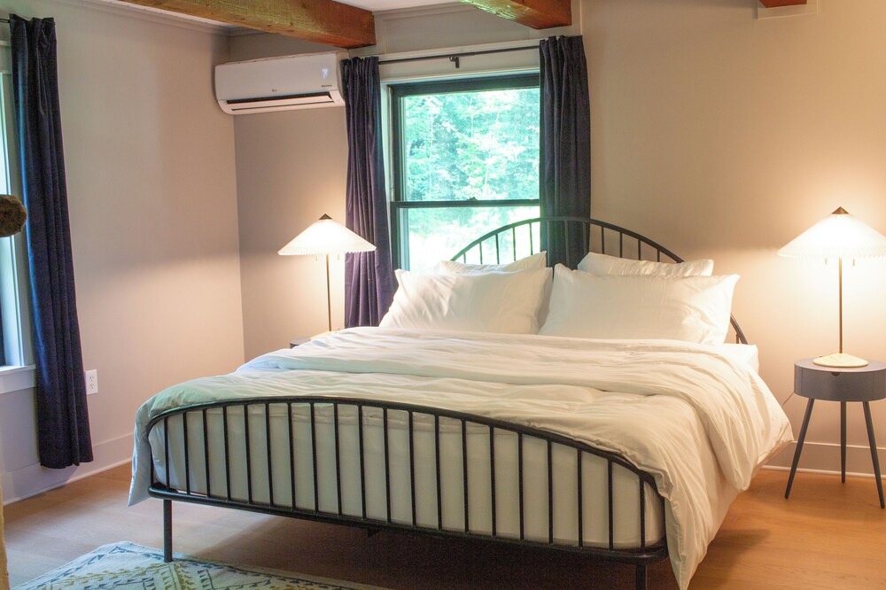 Photo of Bedroom in Stowe Hollow