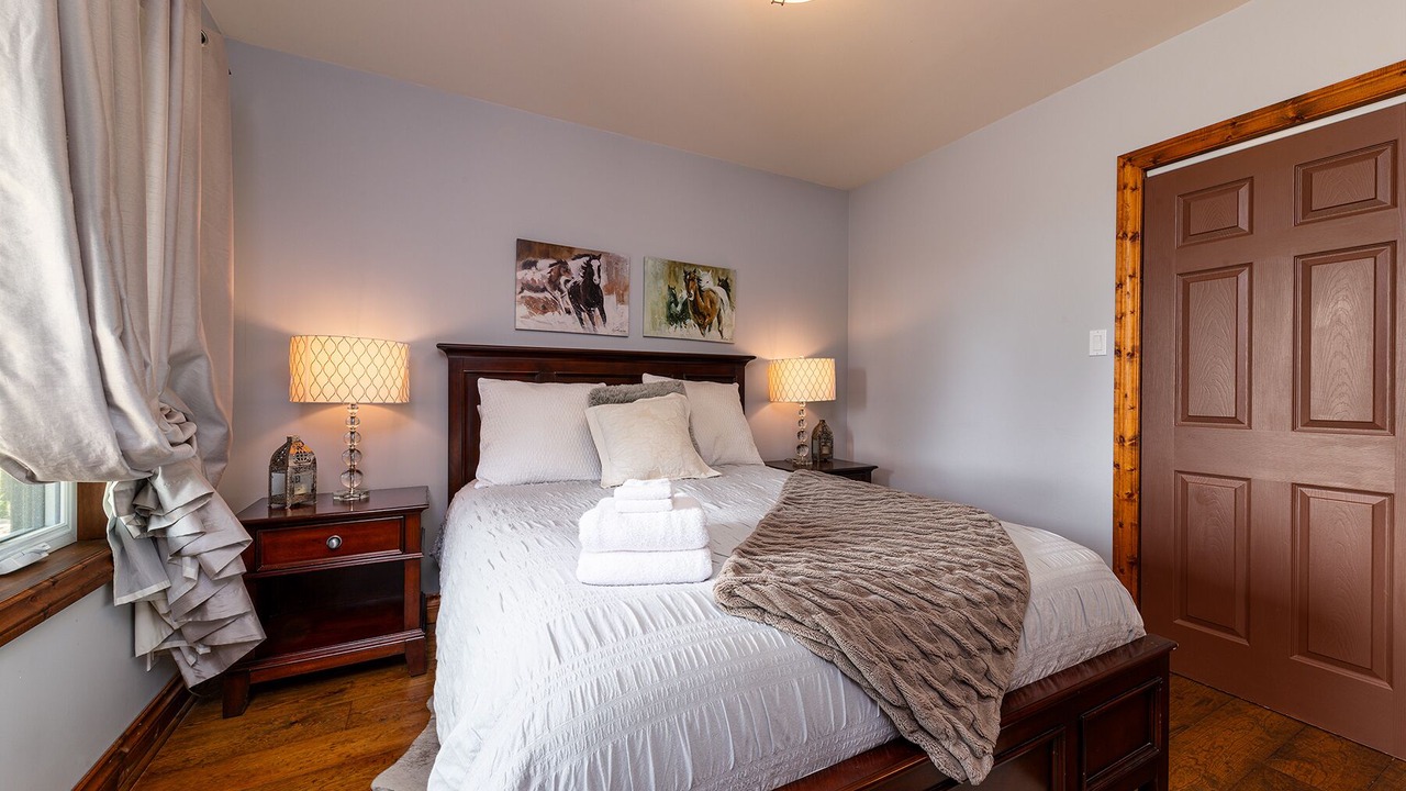 Photo of Bedroom in Petite-Riviere-Saint-Francois