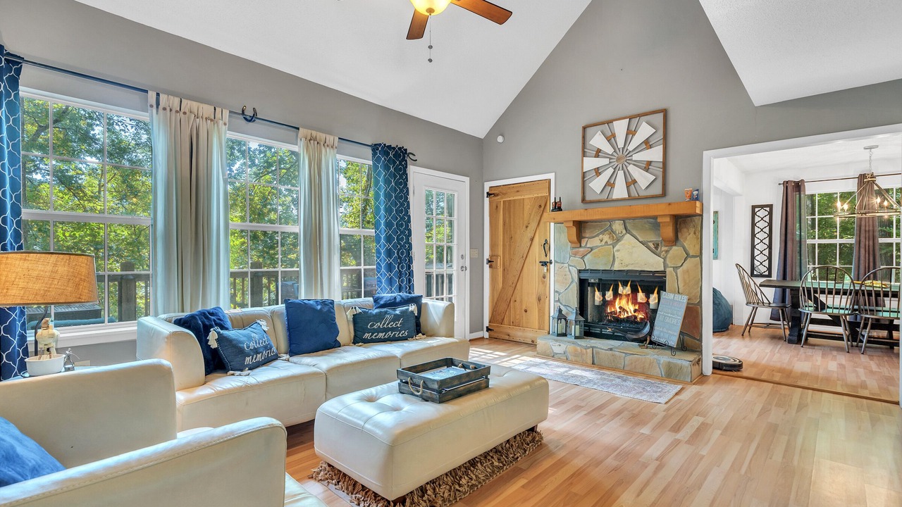 Photo of Livingroom in Eatonton