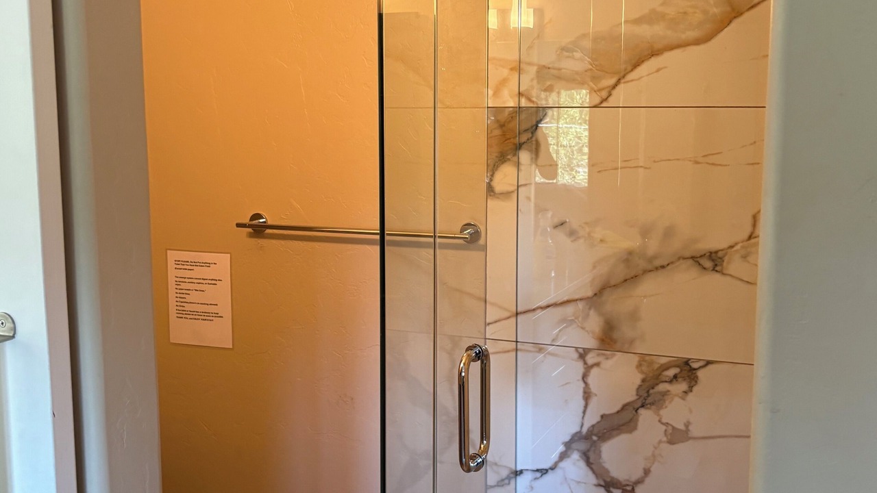 Photo of Bathroom in Summit Cove