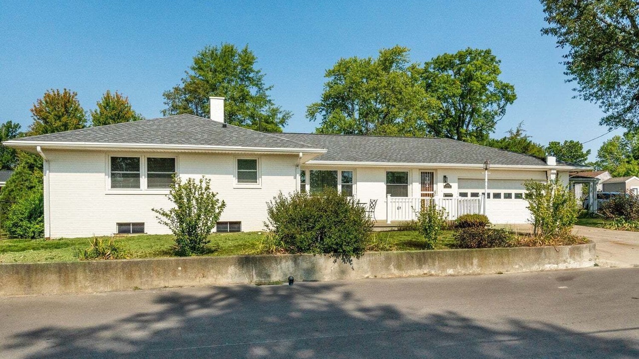 Photo of Outdoor in Lakeview
