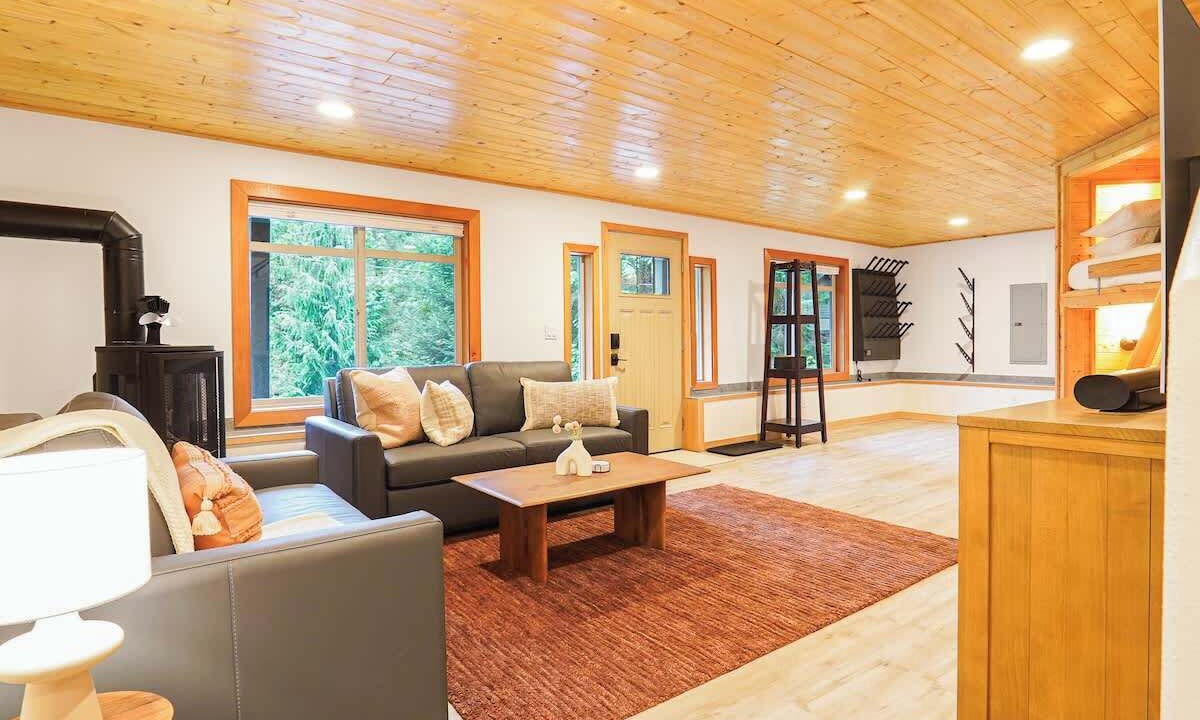 Photo of Livingroom in Glacier