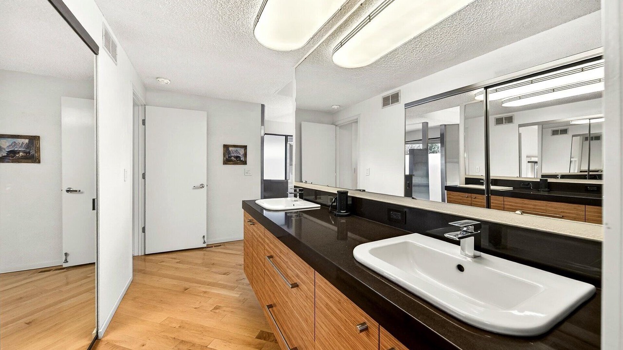 Photo of Bathroom in East End