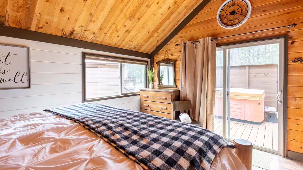Photo of Bedroom in Overlook Park