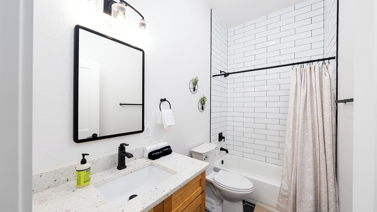 Photo of Bathroom in Oak Park - Northwood