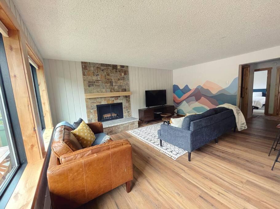 Photo of Livingroom in Warm Springs