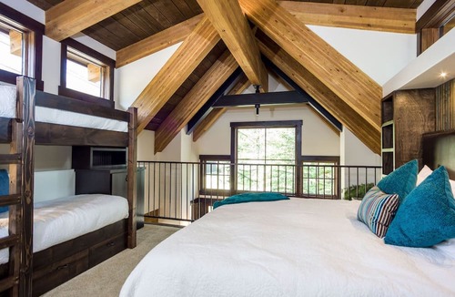 Whitefish Ski Chalet | Available NEW YEAR'S WEEK- SLOPESIDE with PRIVATE Treetop Hot Tub-2 Bdm/2 Bath Luxury Ski-in/Ski-out