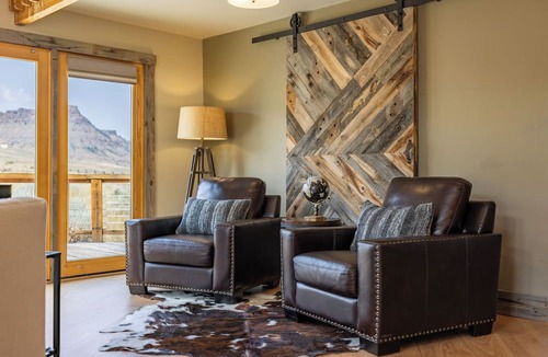 Wapiti House | Dome House- Newly added Game Room, Geodesic dome house with panoramic Mountain Views!
