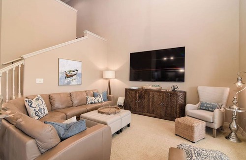 Hollister Condo | Branson Lakefront Penthouse at The View- Emerald Pointe!