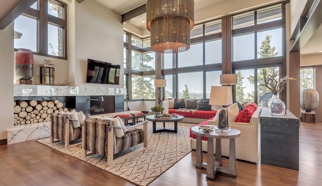Stunning 6-bedroom Chalet in Heart of Park City 6 Home by Redawning in Park City