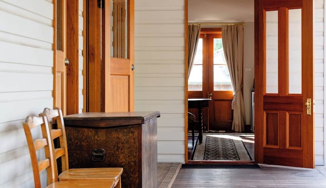 Maddies is delighful country home built in the 1800's. Pet friendly! in Bolwarra