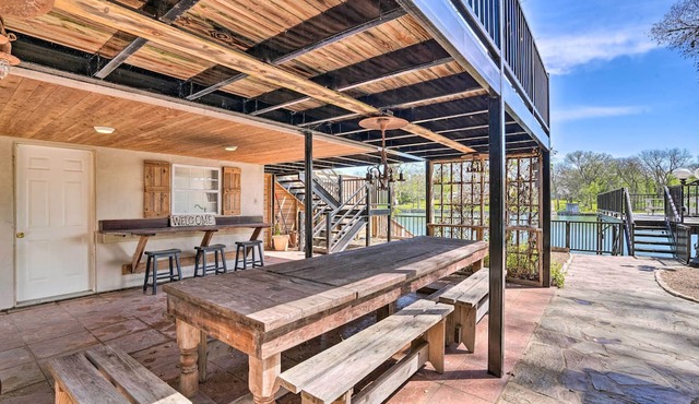 Guadalupe Riverfront Studio w/Private Balcony in Seguin