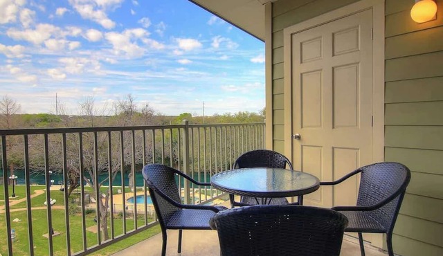 RRC A203 Sweet Retreat On The Comal in New Braunfels