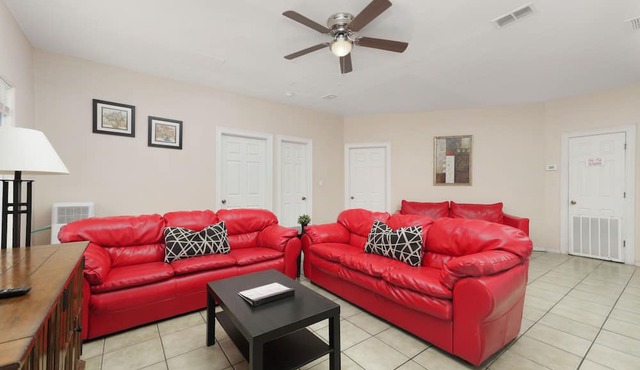 Casa Caracol C - Walk to the Beach, WiFi in South Padre Island