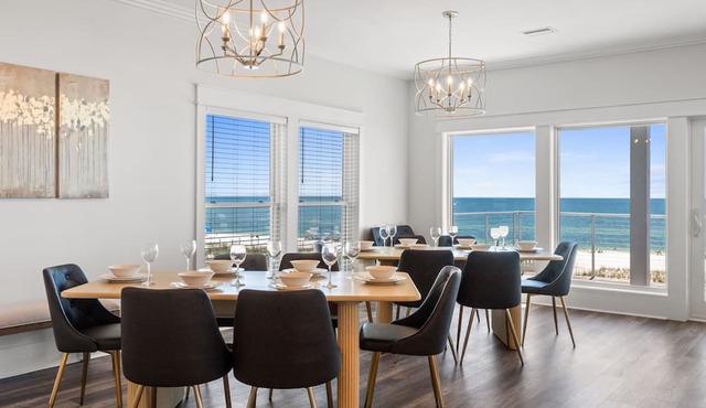 Clementine: 7 Bedrooms, Beachfront in Mexico Beach, Private Pool, Game Room in Mexico Beach