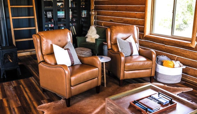 Traut Cabin - Mountain Views & Family Friendly in Greybull