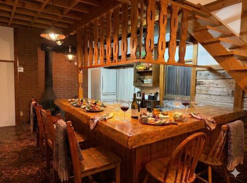 Hakuba ailerouge KAMISHIRO Hakuba Fireplace Retreat , Group Stay 8pax, Near Ski Resort in Hakuba
