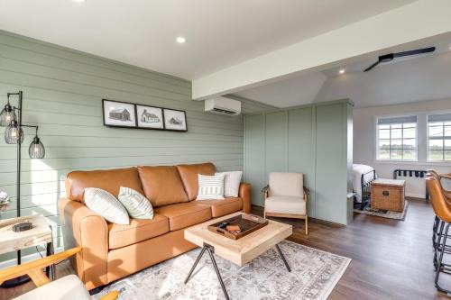 Idyllic Enumclaw Studio w/Mount Rainier Views in Enumclaw