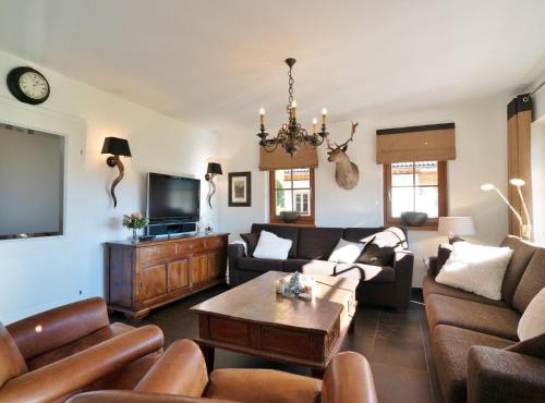 Opulent Chalet in Mauterndorf with Whirlpool & Sauna in Mauterndorf
